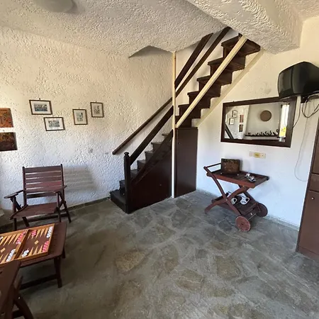 Vakantiehuis 100 Steps From The Sea *